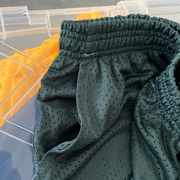 💚🩳 Hill Men’s Mesh Basketball Shorts w/2 front pockets - Forest Green - Picture 3 of 4